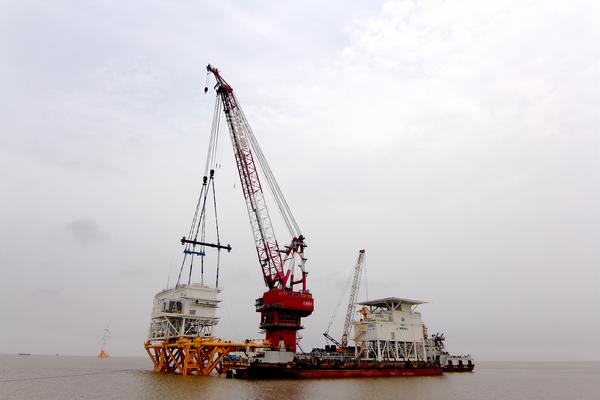 ��������Ƭ��6��27�գ���������������������������ʽ220kV������ѹվ��